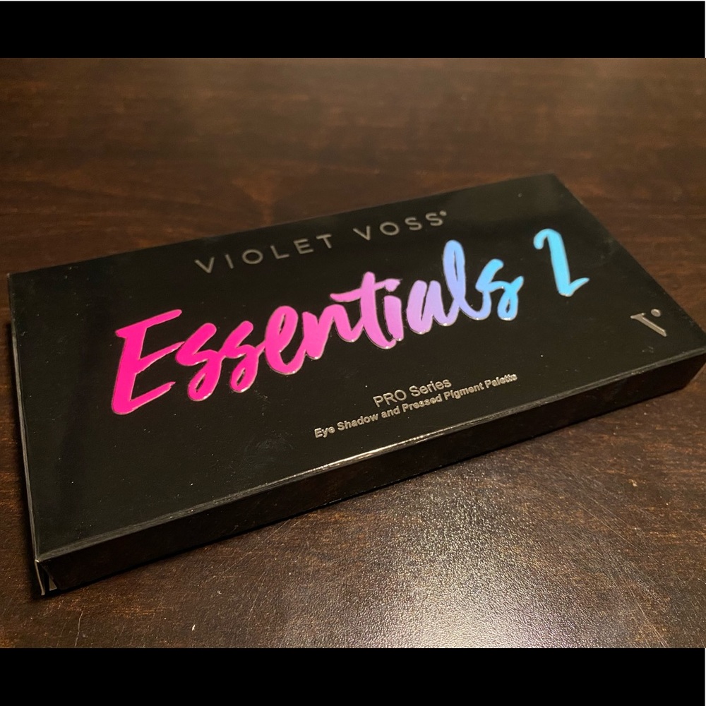 Violet Voss - Essentials 2 Palette